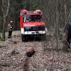 Unimog der Feuerwehr im Wald