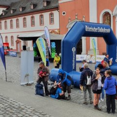 Ziel des Wandermarathons am Hahnplatz