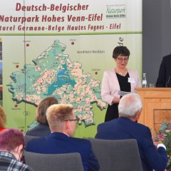 Michaela Ostermann und Max Zacharias bei der Begrüßung