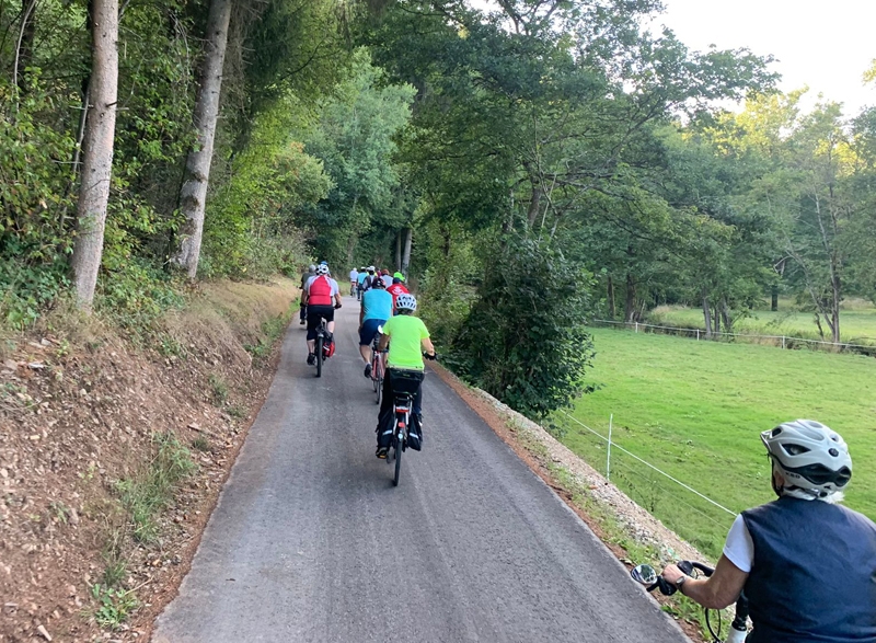 Radfahrer auf Radweg