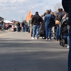 Besucher am Eingang Gerberweg