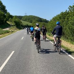 Radfahrer bei Nimmsrad auf der Straße