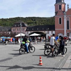 Radfahrer beim autofreien Prümtal in Prüm