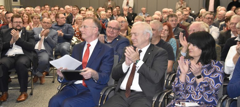 Dr. Gerd Landsberg, Bürgermeister Aloysius Söhngen und die 1. Beigeordnete der VG Prüm, Gudrun Breuer