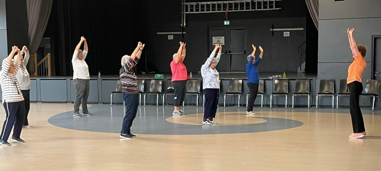 Teilnehmer bei der Gymnastik in Schönecken