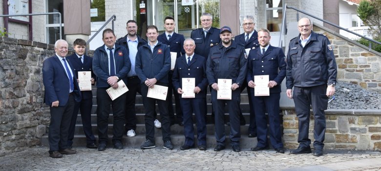 Gruppenfoto mit den neuen Wehrführern und stellvertretenden Wehrführern der Verbandsgemeinde Prüm