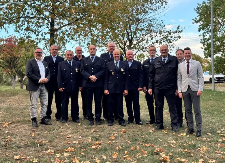 Feuerwehrehrung in Fließem