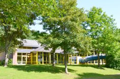 Außensicht des Hallenbades in Prüm