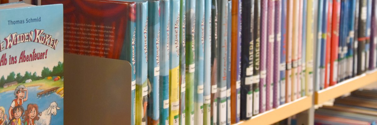 Bücherregal in der Zentralbücherei