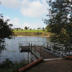 Barrierefreier Steg zum Stausee